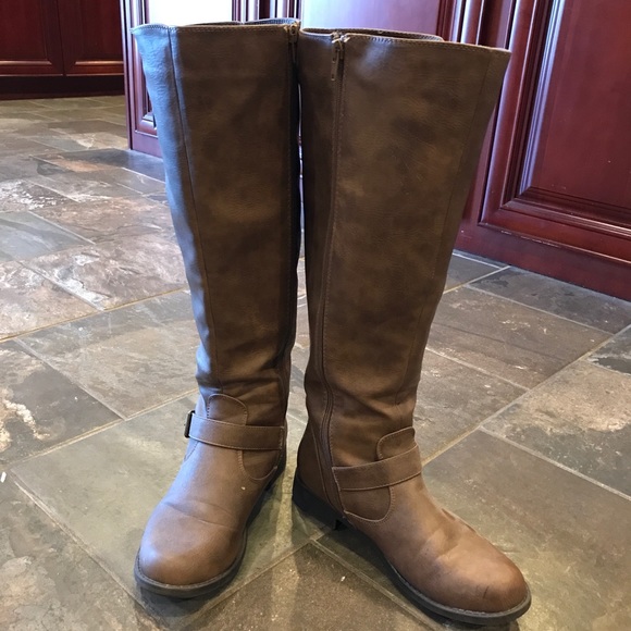 Wide-calf knee-high boots - Picture 3 of 6